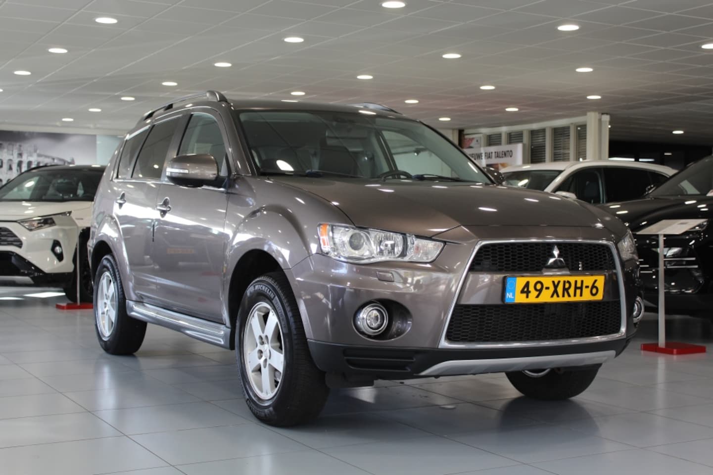 Mitsubishi Outlander - 2.0 Edition One/CRUISE/PDC - AutoWereld.nl