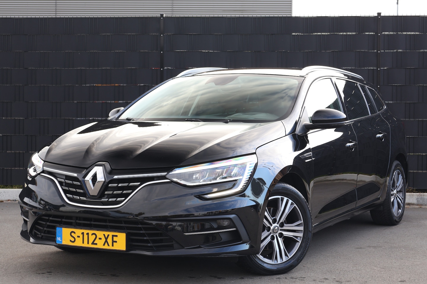 Renault Mégane Estate - 1.3 TCe Intens | Trekhaak | 1.700kg trekgewicht | Camera | Climate Control | Navigatie - AutoWereld.nl