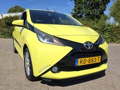Toyota Aygo - 1.0 VVT-i x-Joy, Camera Half Leder Trekhaak Apk 10-2027 Zondag OPEN