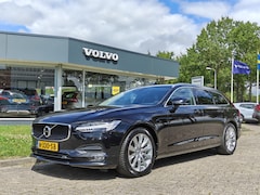 Volvo V90 - 191PK T4 Momentum | BLIS | Carplay | ACC | Trekhaak | Camera Achter | Voorstoelen Verwarmd