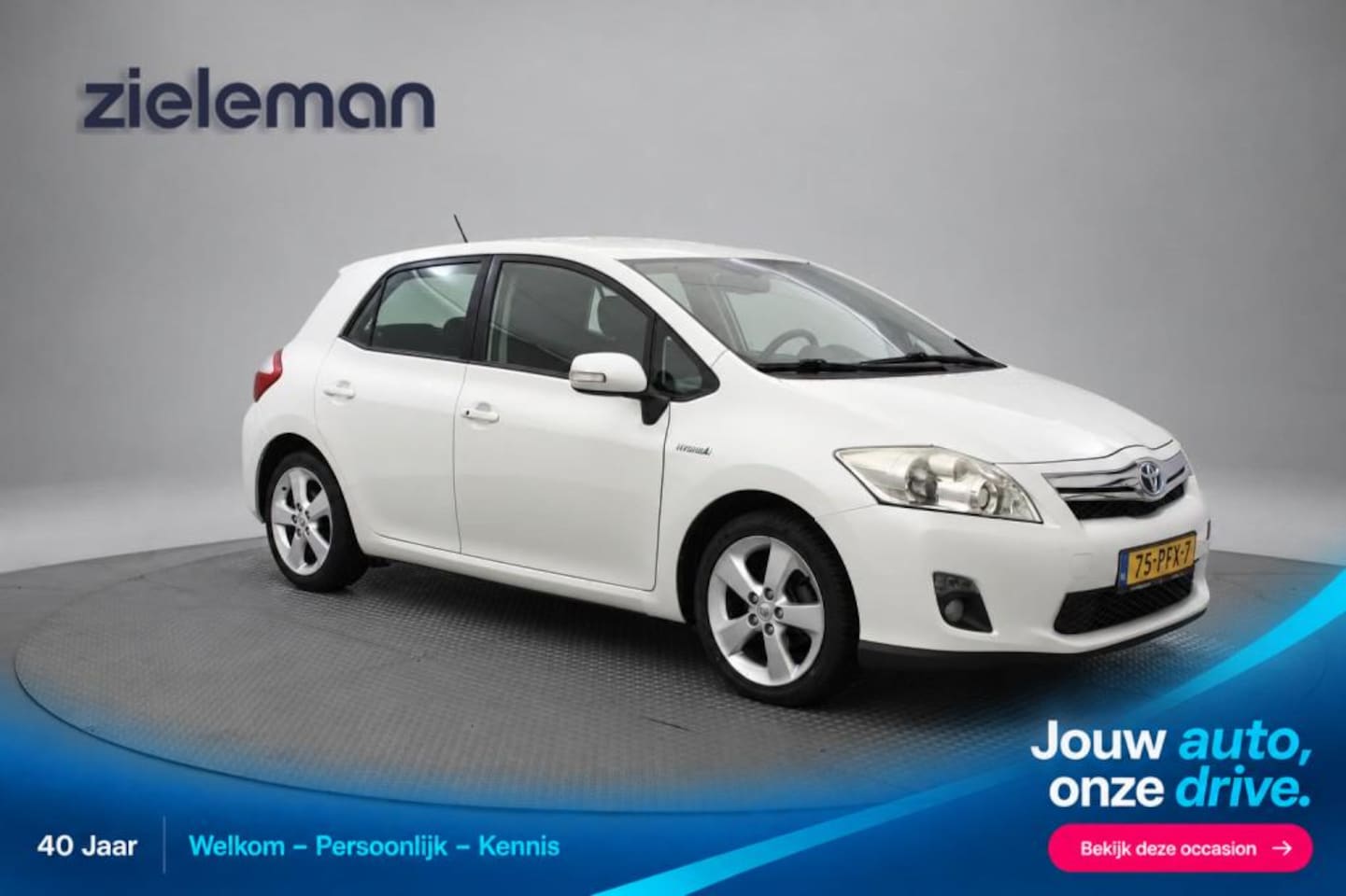 Toyota Auris - 1.8 Full Hybrid Dynamic - Navi, Camera, Crusie, Clima, Nieuwe APK! - AutoWereld.nl