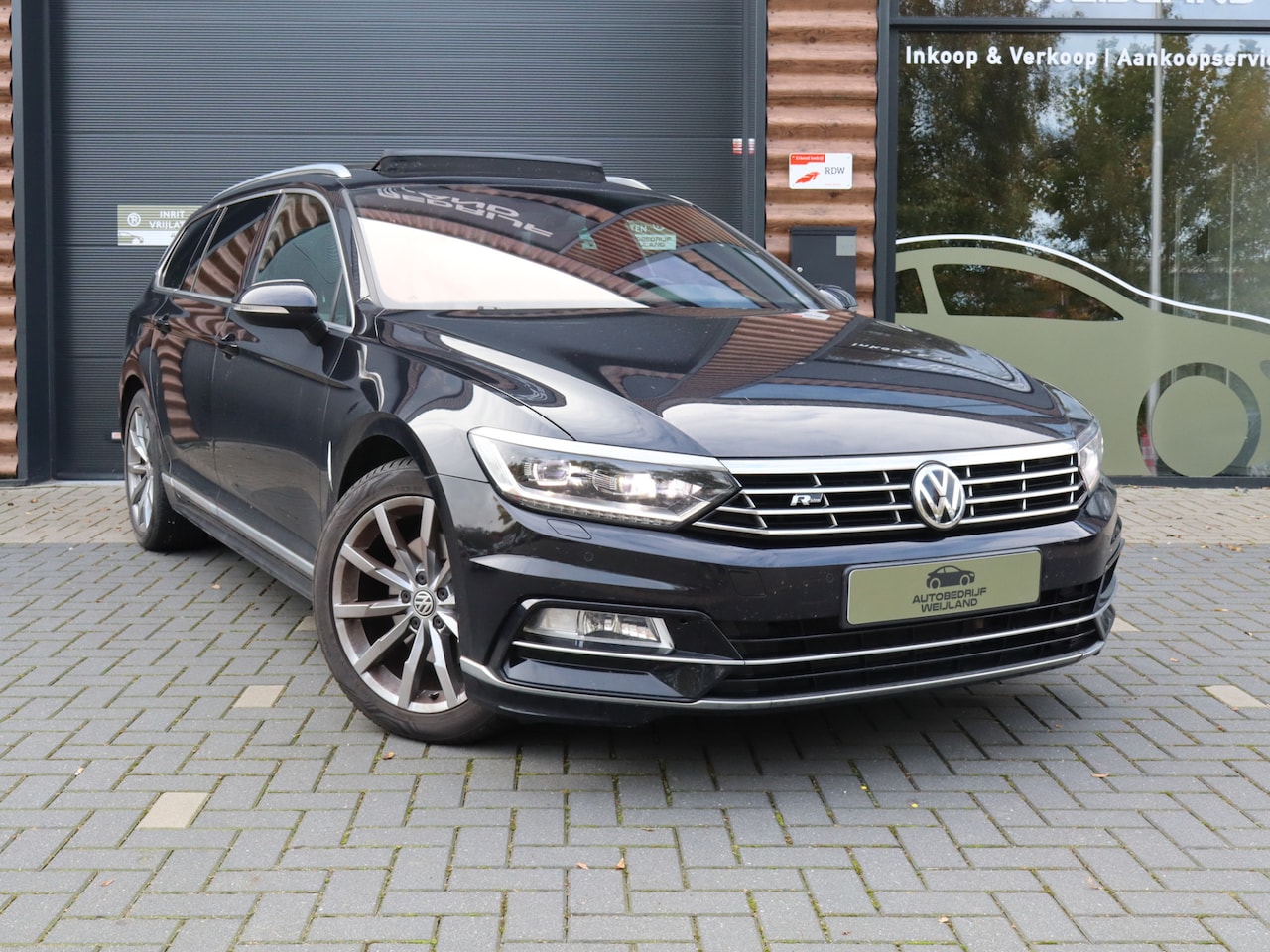 Volkswagen Passat Variant - 1.5 TSI Highline Business R NIEUWSTAAT I 3X R-line I Keyless I  I 18" I Pano I Virtual I C - AutoWereld.nl