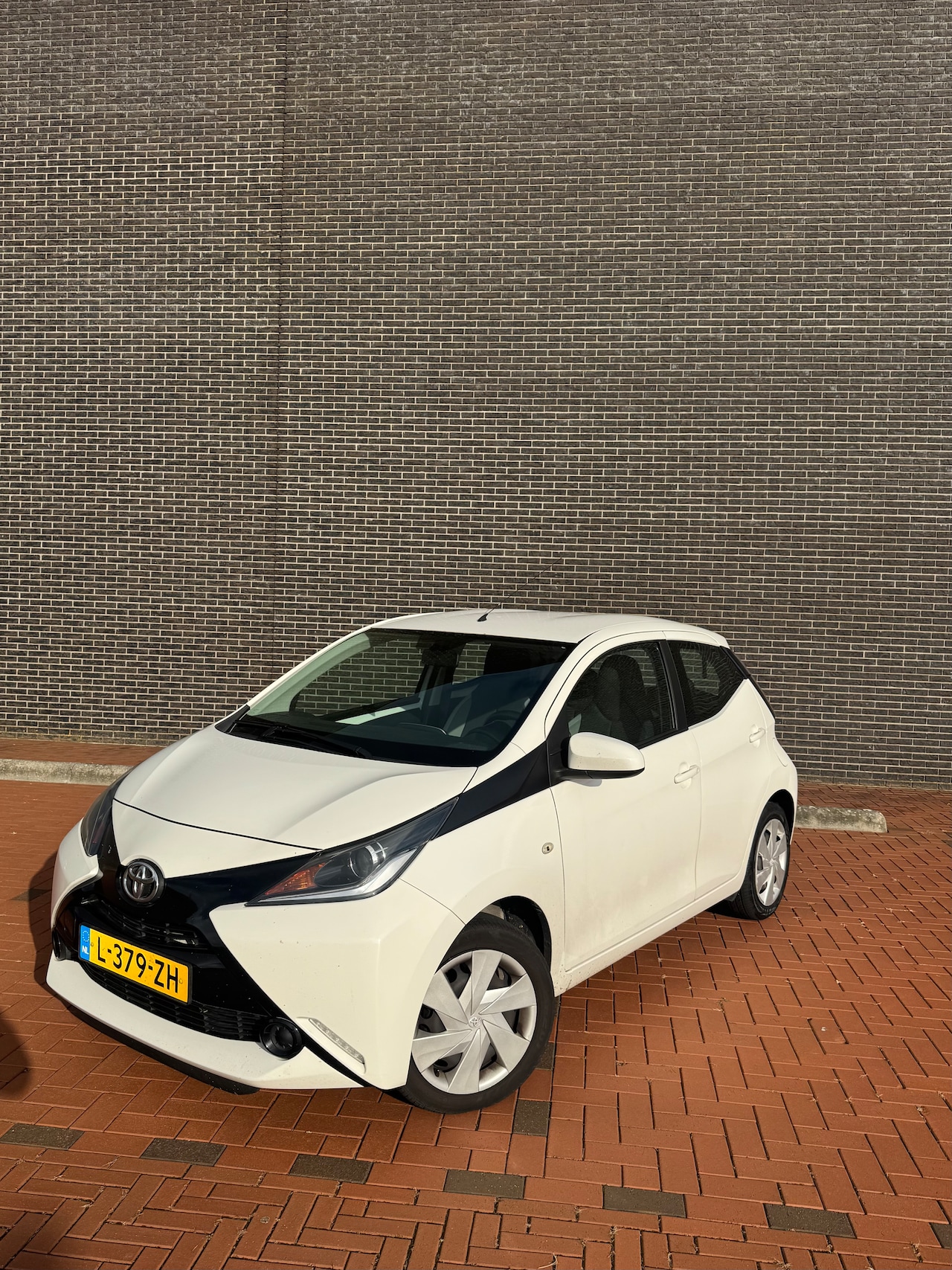 Toyota Aygo - 1.0 VVT-i x-play - AutoWereld.nl