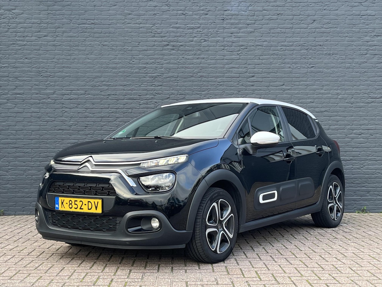 Citroën C3 - 1.2 PureTech Feel Dealer Onderhouden | BTW-Auto | 1e Eigenaar | Armsteun | LED | CarPlay | - AutoWereld.nl
