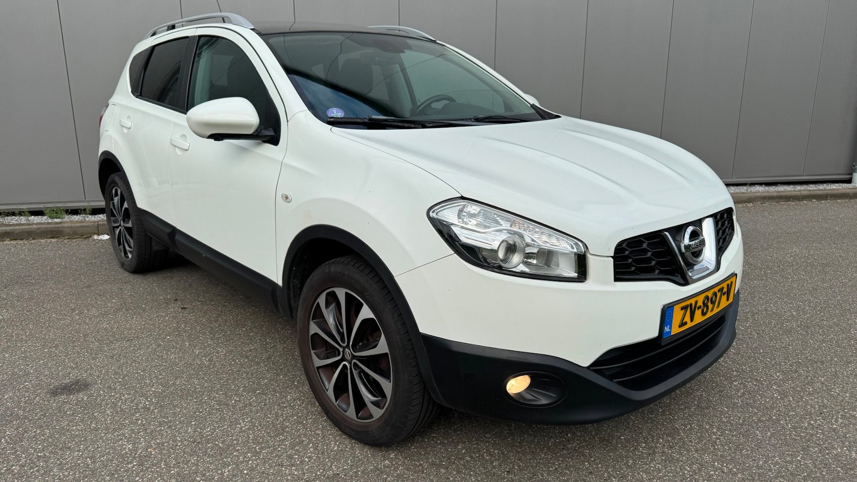 Nissan Qashqai - 2.0 Tekna navi pano clima 360 cam - AutoWereld.nl