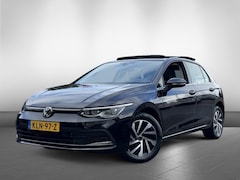 Volkswagen Golf - 1.4 eHybrid Style | Panorama Dak | Sfeerverlichting | Navigatie