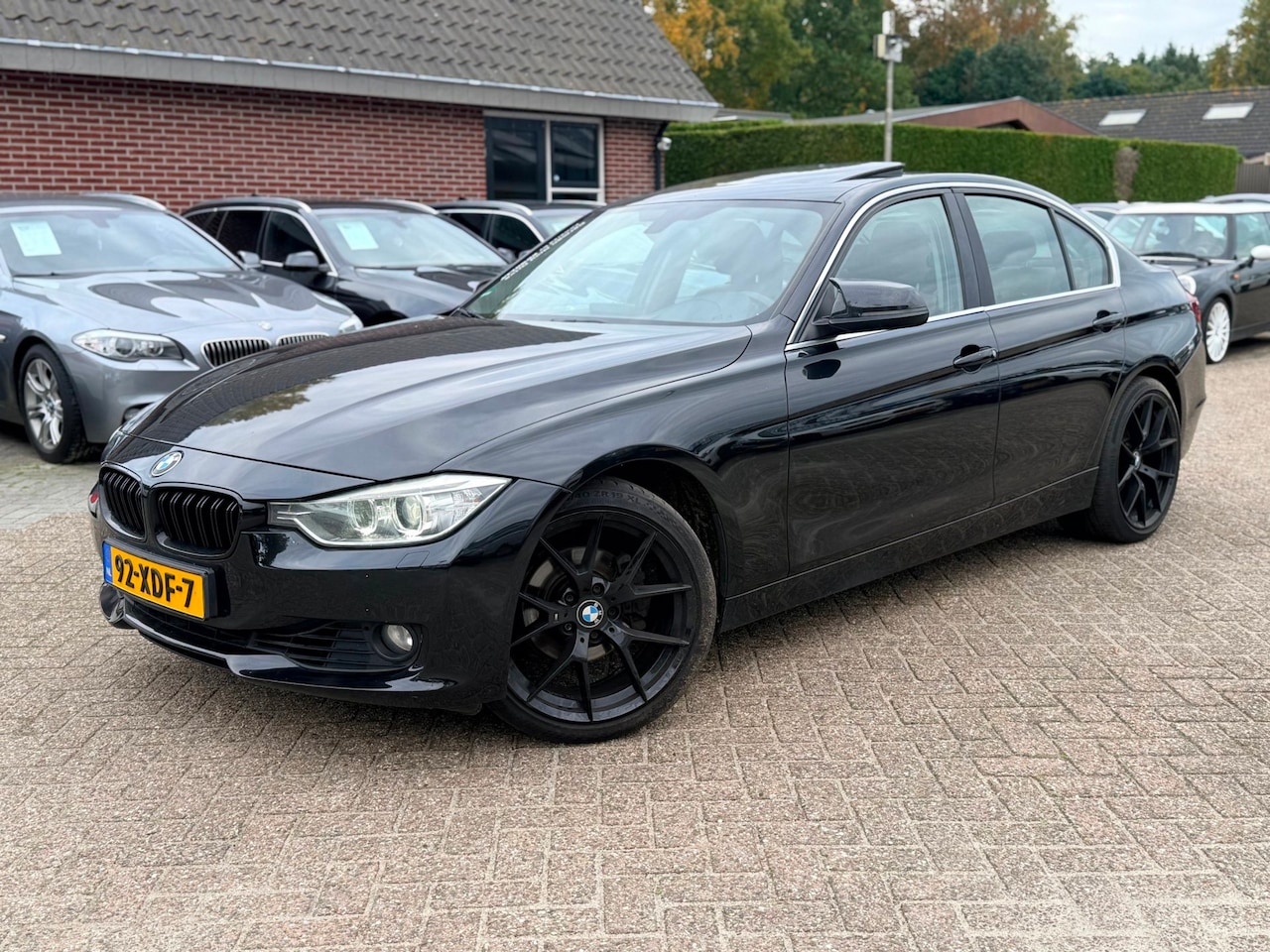 BMW 3-serie - 320i High Executive|Nieuwe Ketting|LEES BESCHRIJVING!!|EXPORT|HANDEL|Bomvol opties!! - AutoWereld.nl