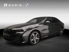 BMW 5-serie - 550e xDrive M Sportpakket Pro | Comfort pakket | Innovation Pack | Travel Pack