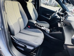 Peugeot 2008 - 1.2 Hybrid 145 Allure