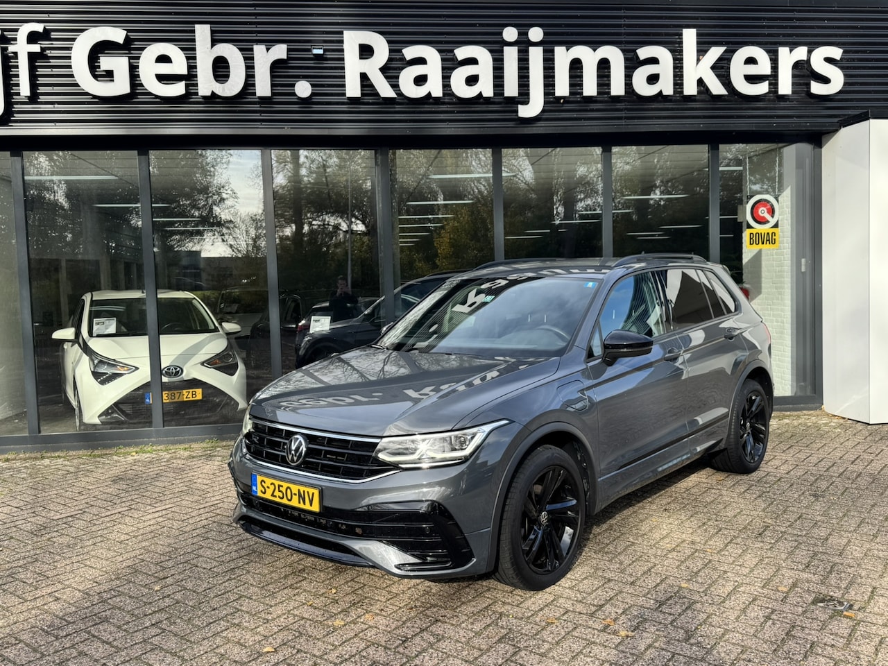 Volkswagen Tiguan - 1.4 TSI eHybrid R-Line *AHK*LED*ACC*EXPORT/EX.BPM* - AutoWereld.nl