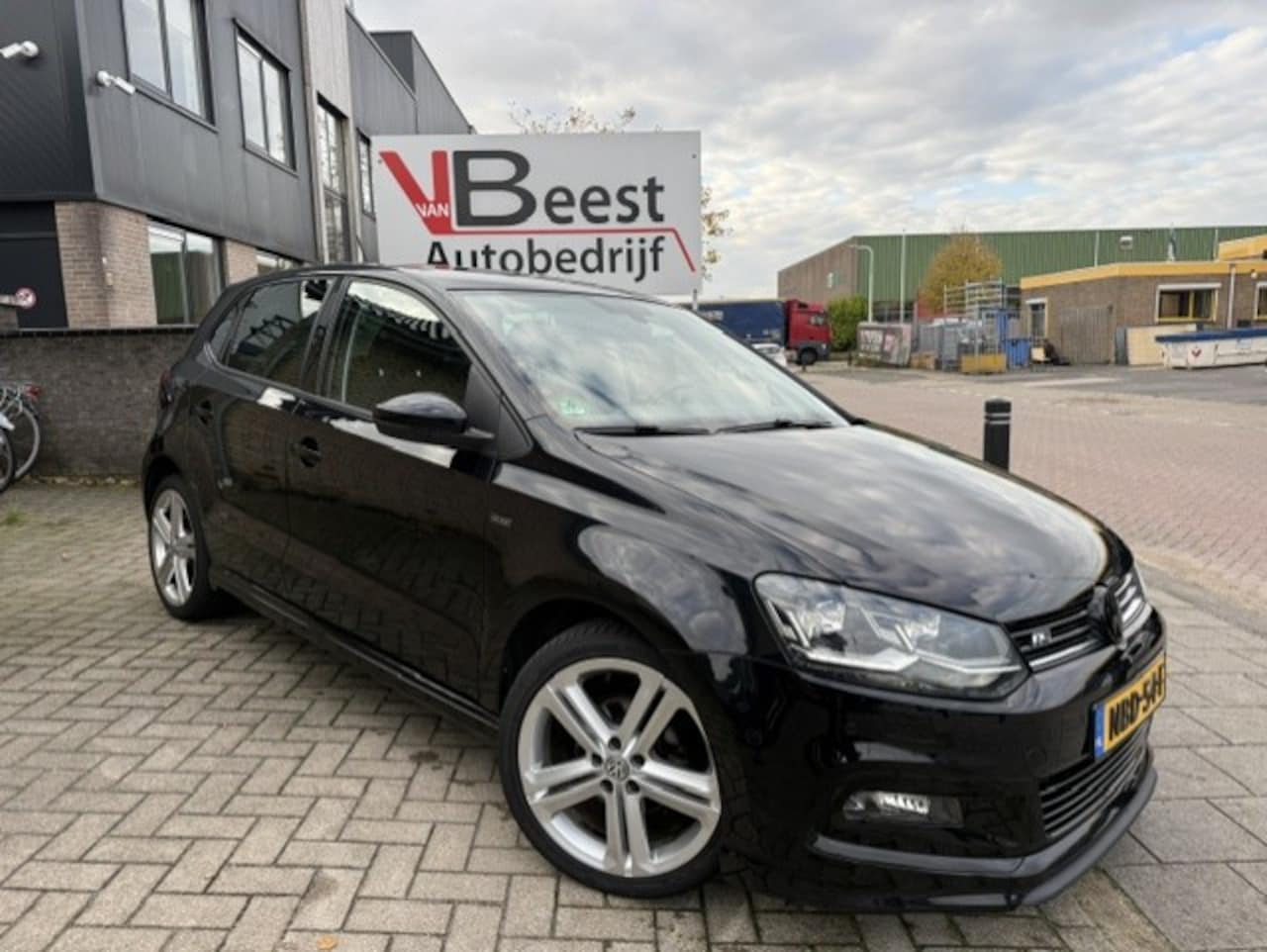 Volkswagen Polo - 1.2 TSI 90PK R-Line Lounge Edition - AutoWereld.nl