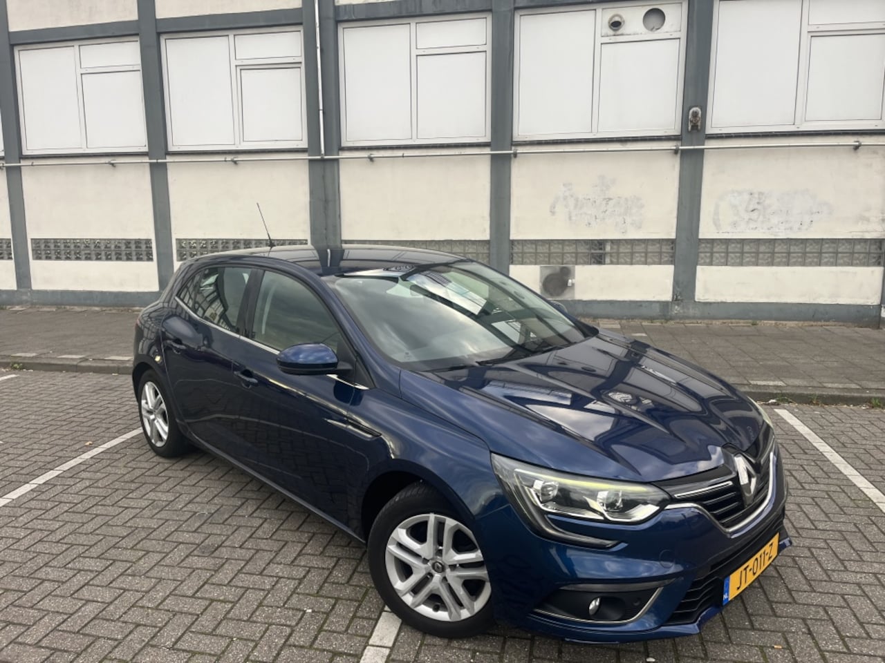 Renault Mégane - 1.5 dCi Zen ClimaAuto Bleutooth Navi Parksensor Led - AutoWereld.nl