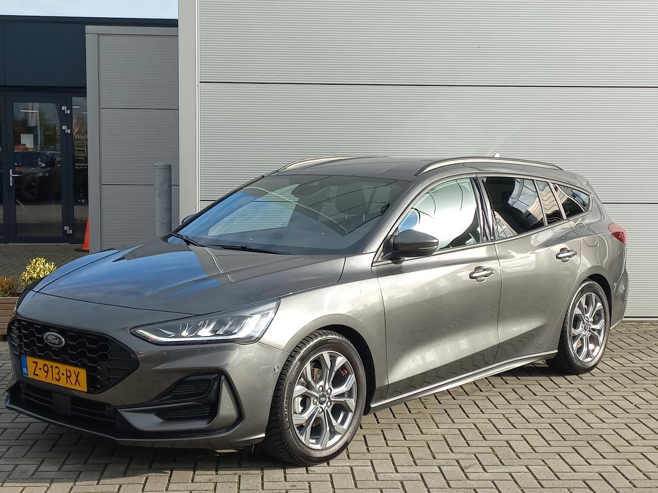 Ford Focus Wagon - 1.0T Hybrid ST Line | Climate control | Navigatie | Winterpakket | Adaptieve cruise | Came - AutoWereld.nl