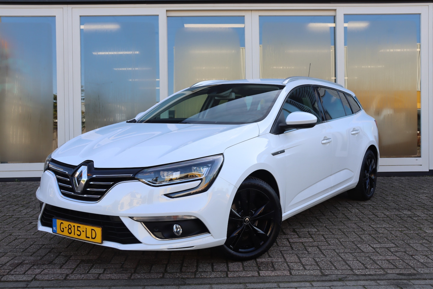 Renault Mégane Estate - 1.3 TCe Bose 1.3 TCe Bose, Cruise Control, Camera, Trekhaak, Airco, Prijs Is Rijklaar Inclusief 6 Maand - AutoWereld.nl