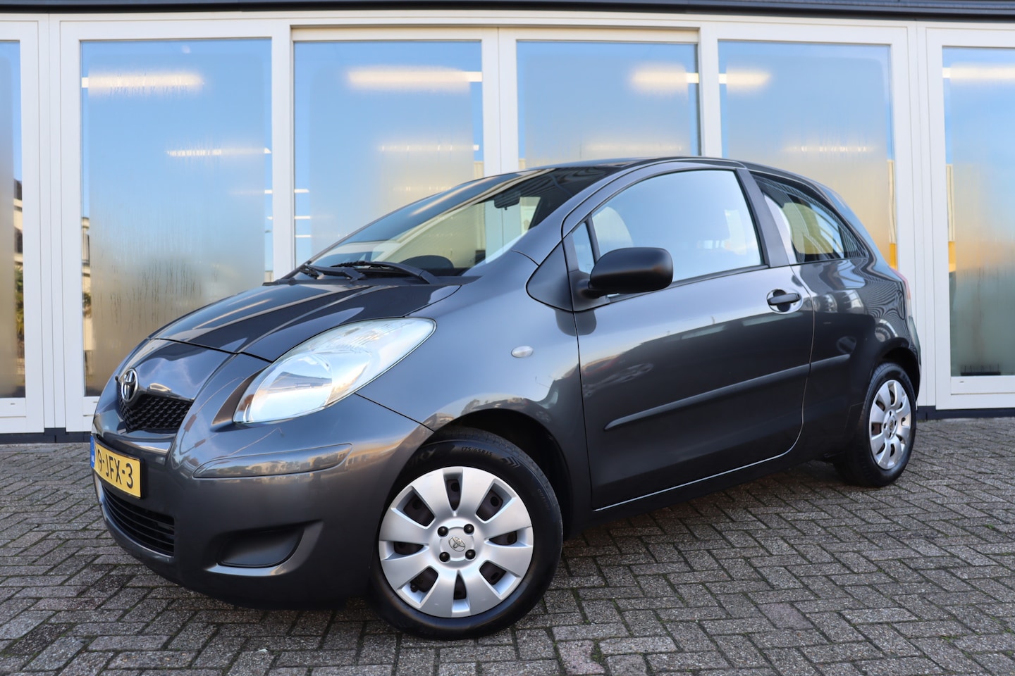Toyota Yaris - 1.3 VVT-i Comfort 1.3 VVTi Comfort, Airco, PDC A, Prijs Is Rijklaar - AutoWereld.nl