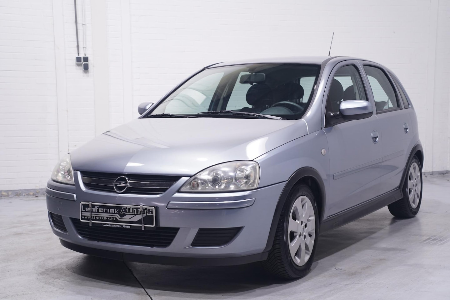 Opel Corsa - 1.2-16V Essentia Clima Radio 15"LMV Elek. Centr. Deurvergrendeling APK 28-01-2027 - AutoWereld.nl