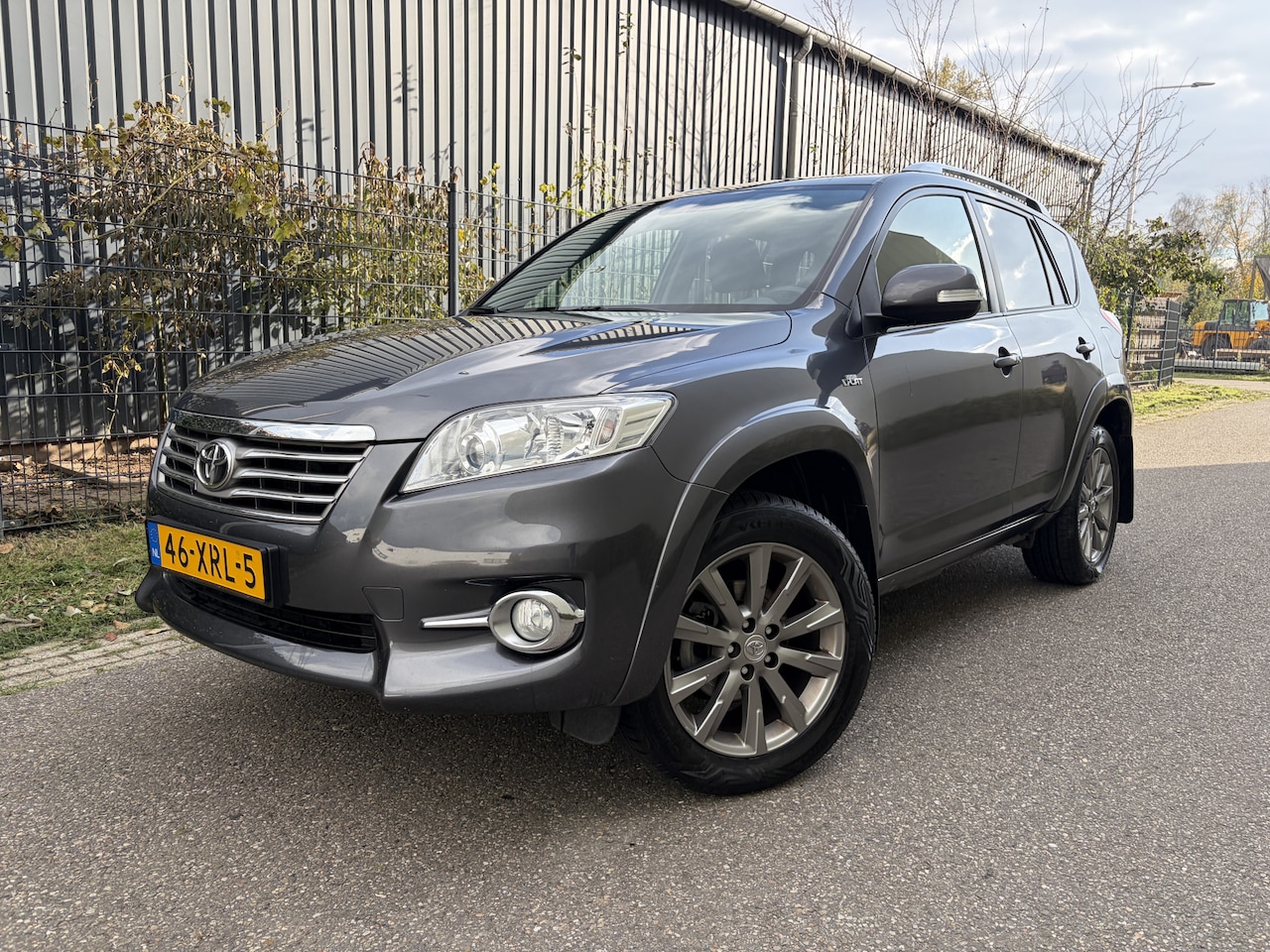 Toyota RAV4 - 2.2 D-CAT Executive Business / AUTOMAAT / NAVI / CRUISE / 4x4 / 4WD / 180dkm! NAP! - AutoWereld.nl
