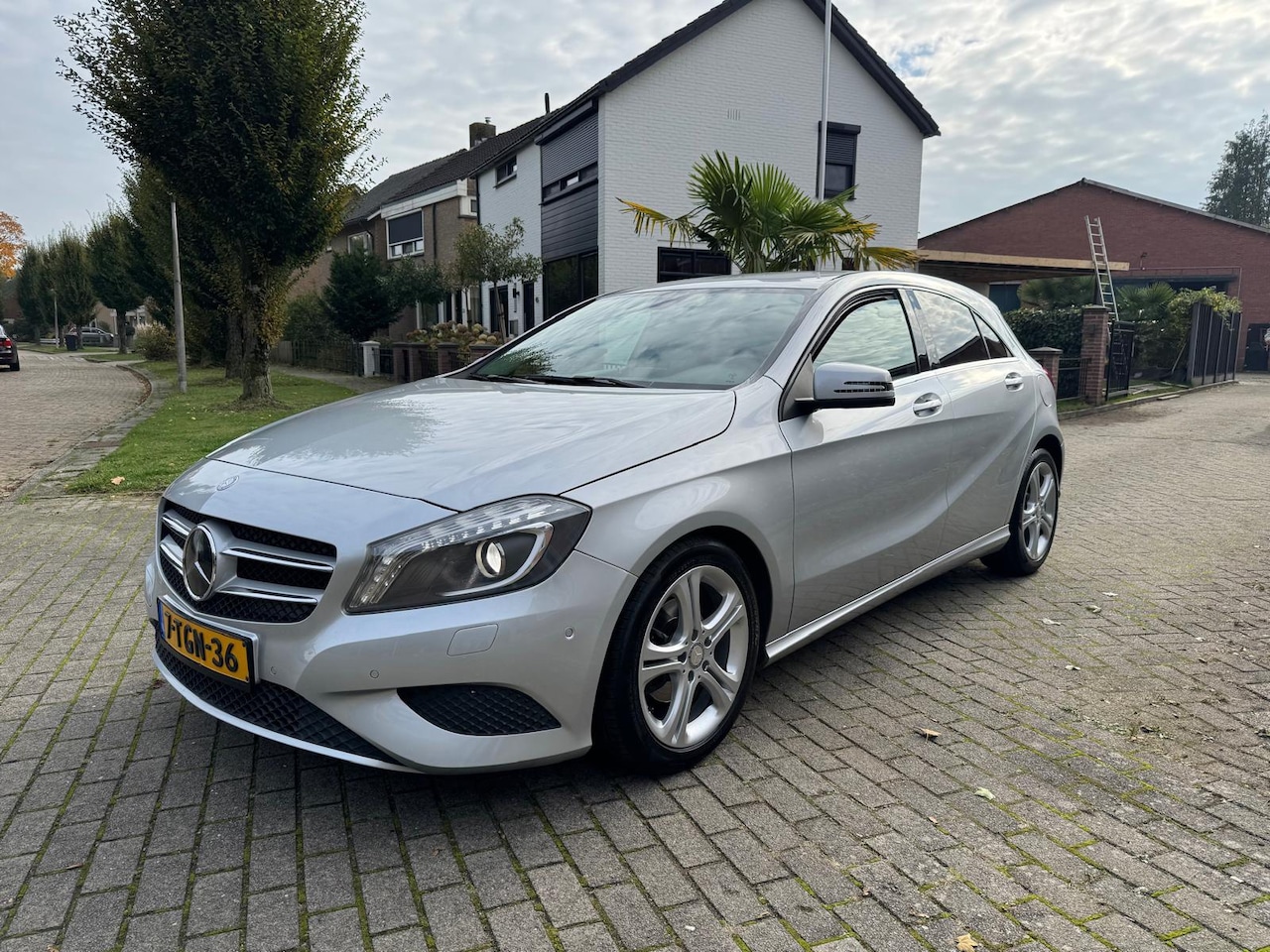 Mercedes-Benz A-klasse - 180 Urban Navi Cruise Xenon Pdc - AutoWereld.nl
