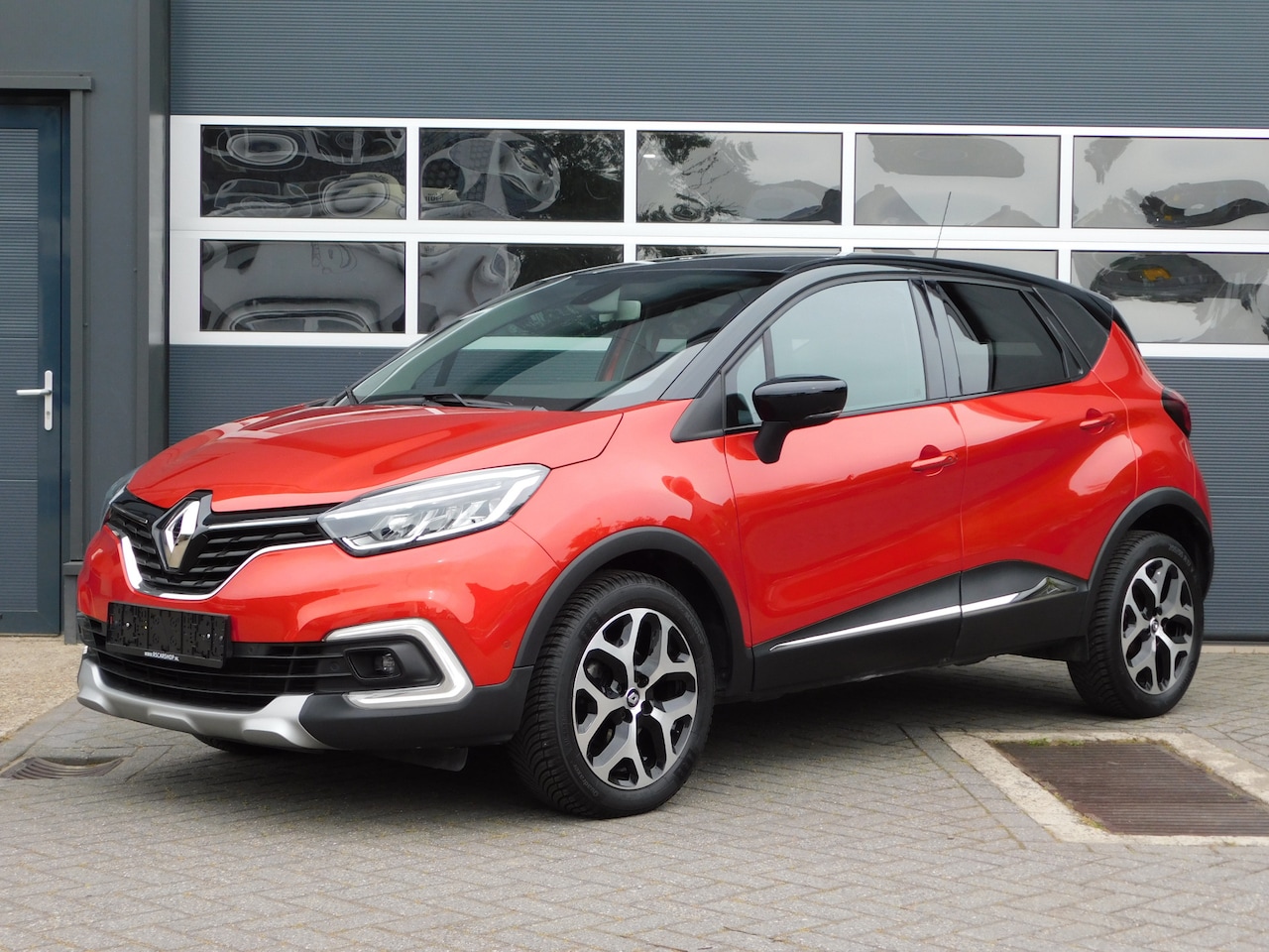 Renault Captur - 1.2 TCe Intens 1.2 TCe Intens, dodehoek detectie, all season banden, geheel dealer onderhouden - AutoWereld.nl