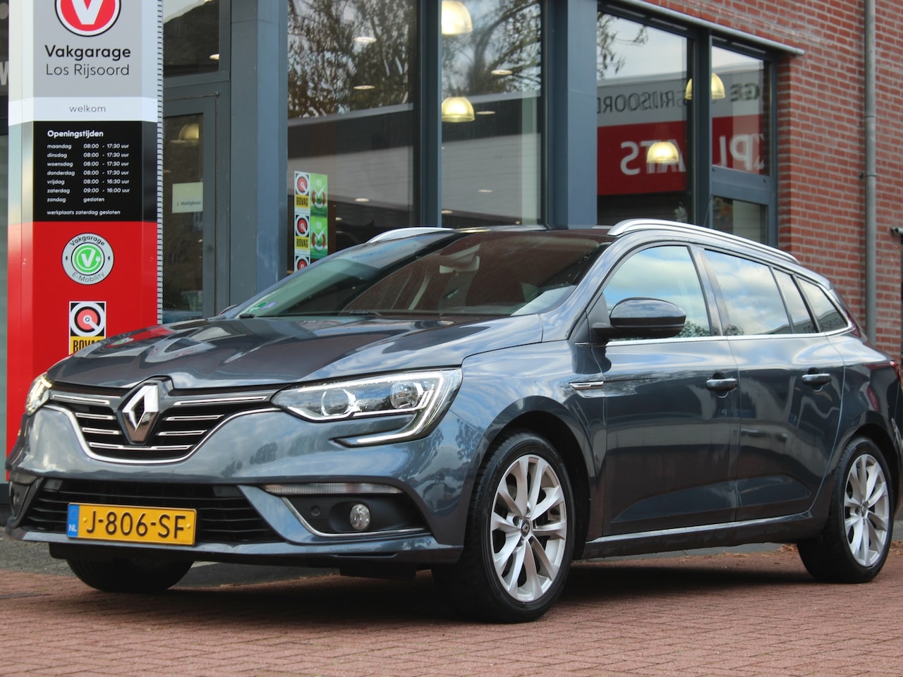 Renault Mégane Estate - 1.3 TCe *GT-Line* | Trekhaak | Camera | Carplay | Cruise & Climate Control | Navigatie | P - AutoWereld.nl