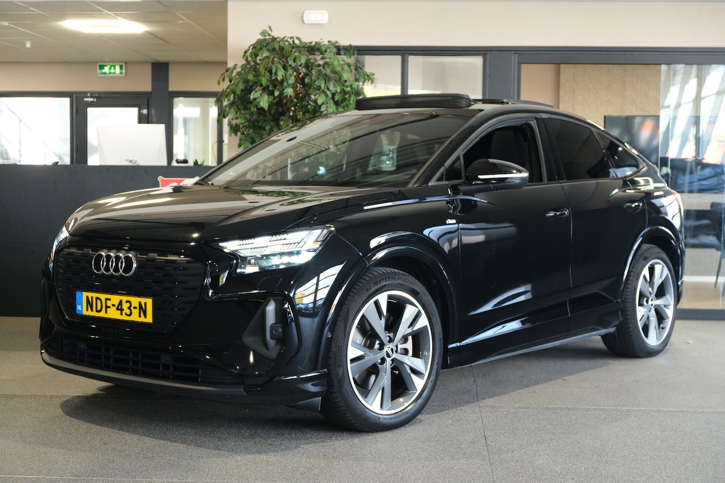 Audi Q4 Sportback e-tron - 50 quattro 2x S-line 77 kWh SOH 94% 299pk Pano Cam ACC Navi - AutoWereld.nl