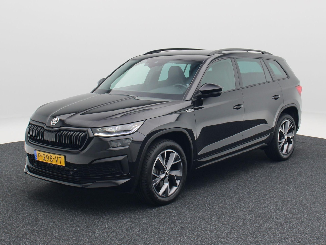 Skoda Kodiaq - 1.5 TSi 150 Pk Automaat Sportline Business | Stoel/Stuurverwarming | Trekhaak | Leer | Cam - AutoWereld.nl