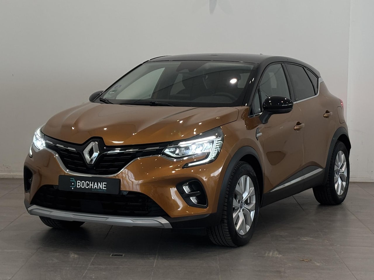 Renault Captur - 1.6 E-Tech Plug-in Hybrid 160 Intens | 92,5% SOH | Trekhaak | Navigatie | Achteruitrijcame - AutoWereld.nl
