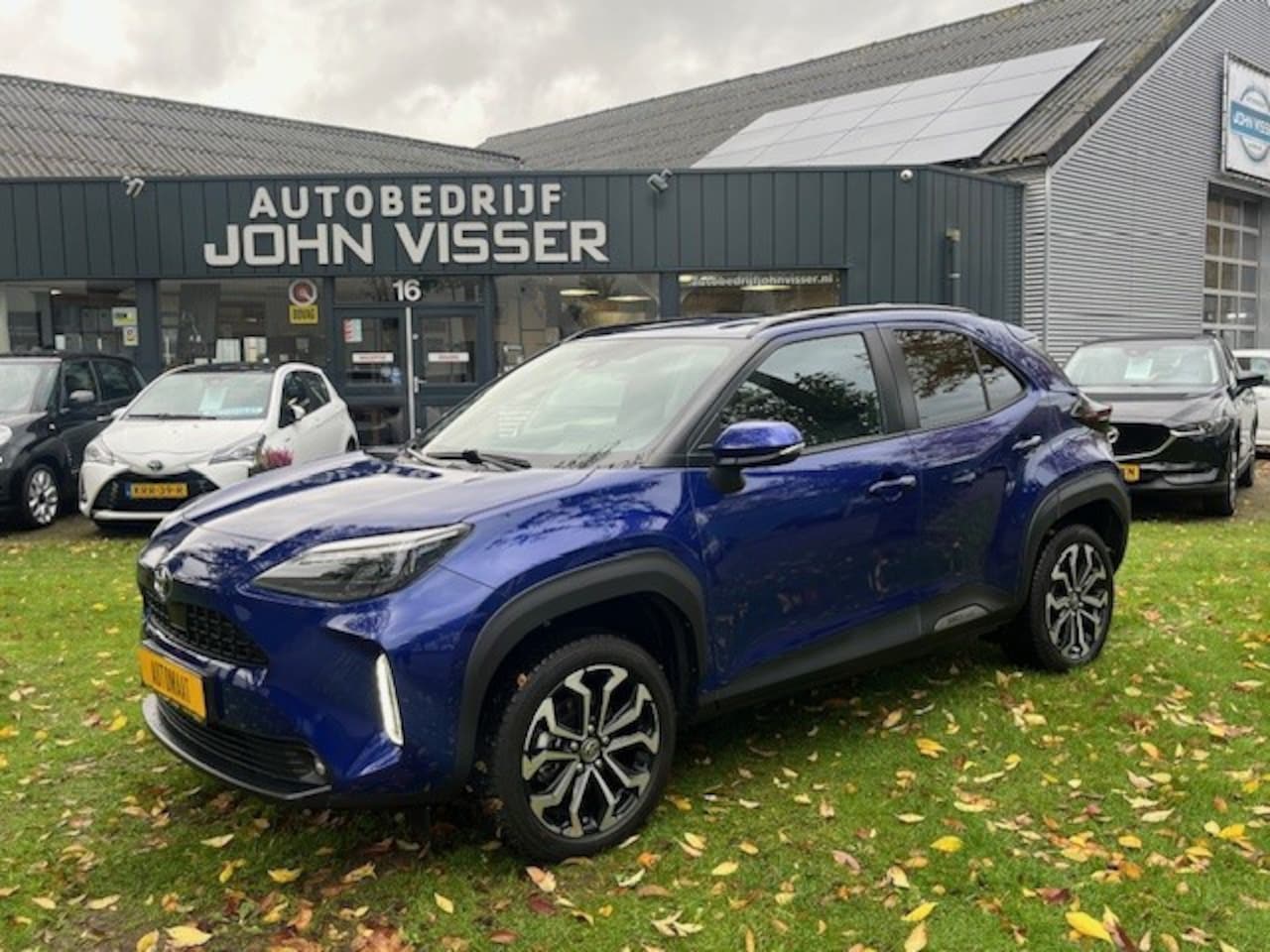 Toyota Yaris Cross - 1.5 Hybrid Dynamic * cruise * full navi * multimedia & BT telefoonverbinding * koningsblau - AutoWereld.nl