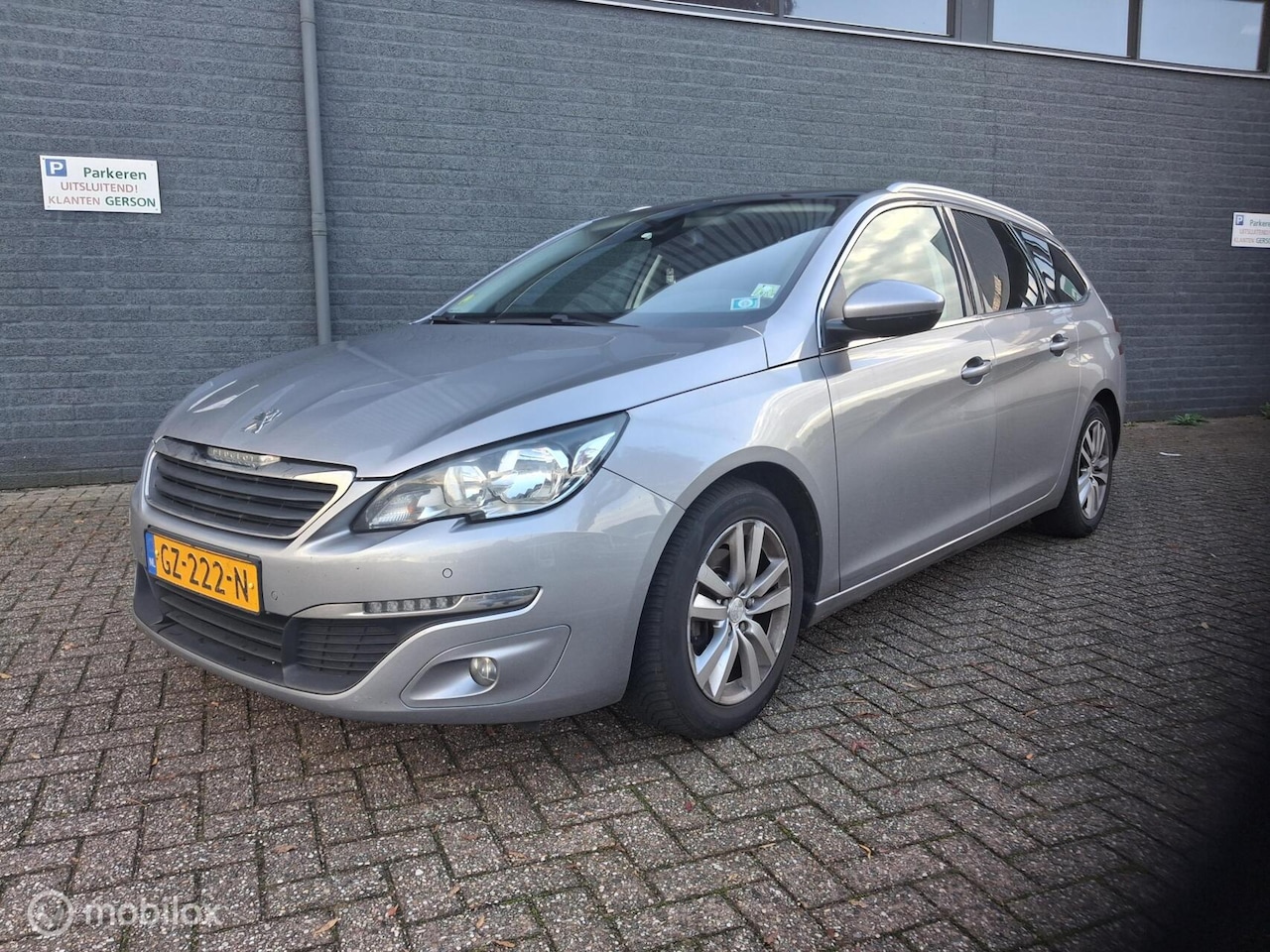 Peugeot 308 SW - 1.6 BlueHDI Panoramadak/Leer/Dealer onderhouden - AutoWereld.nl