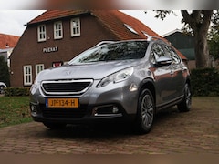 Peugeot 2008 - 1.2 PureTech Blue Lion Aut. | Nieuwe Dis. Riem | Navigatie | Lichtmetaal | Airco | Cruise