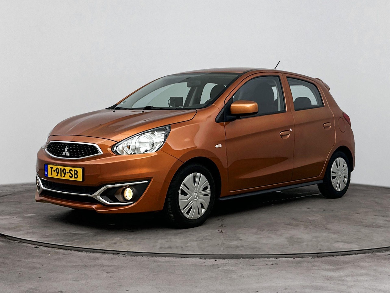 Mitsubishi Space Star - 1.0 INTENSE | APPLE CAR PLAY & ANDROID AUTO | AIRCO | 14'' LMVELGEN | PRIVACY GLASS | RADI - AutoWereld.nl