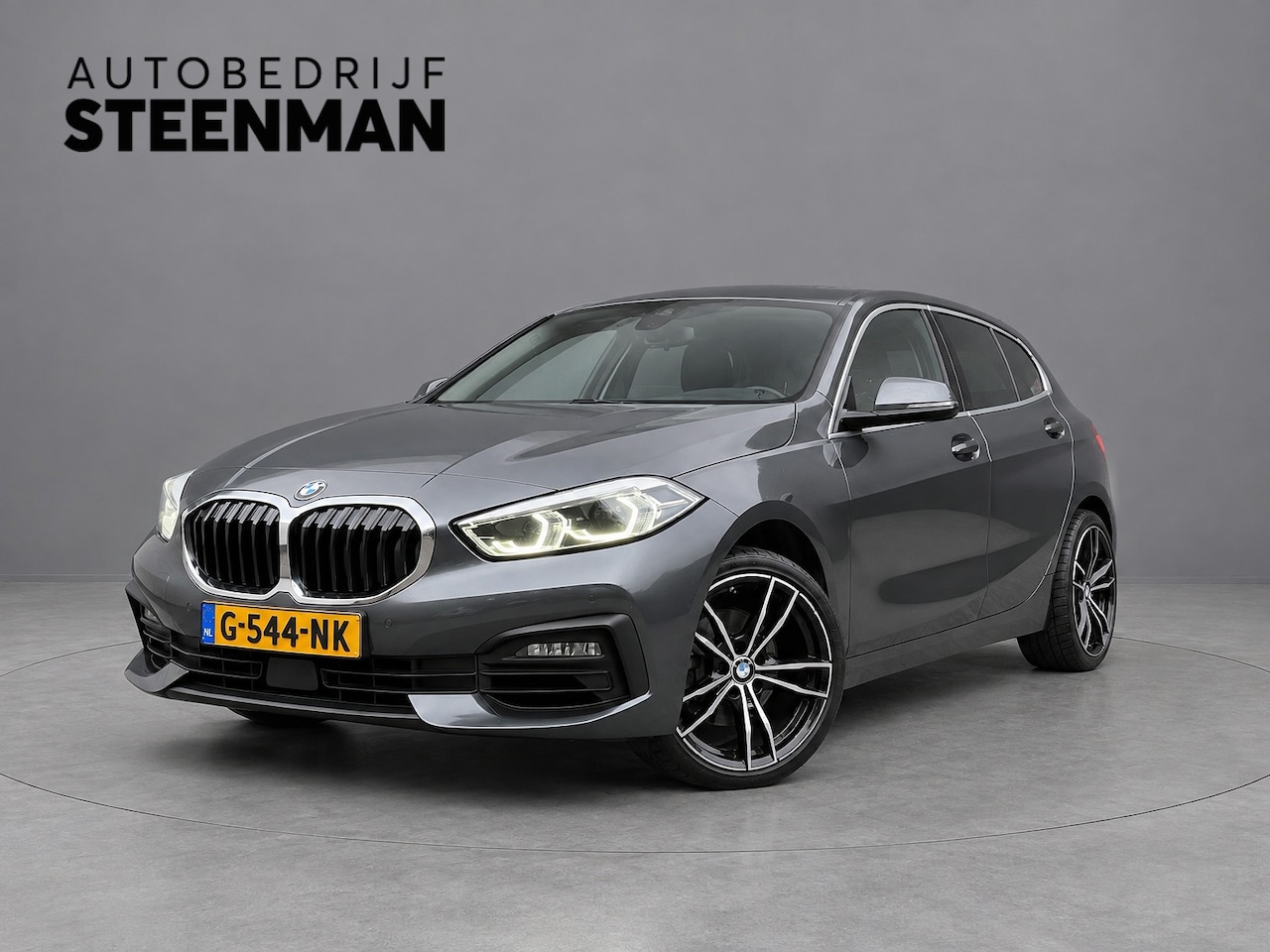 BMW 1-serie - 118i Executive Edition | Carplay | LED | Navi Pro - AutoWereld.nl