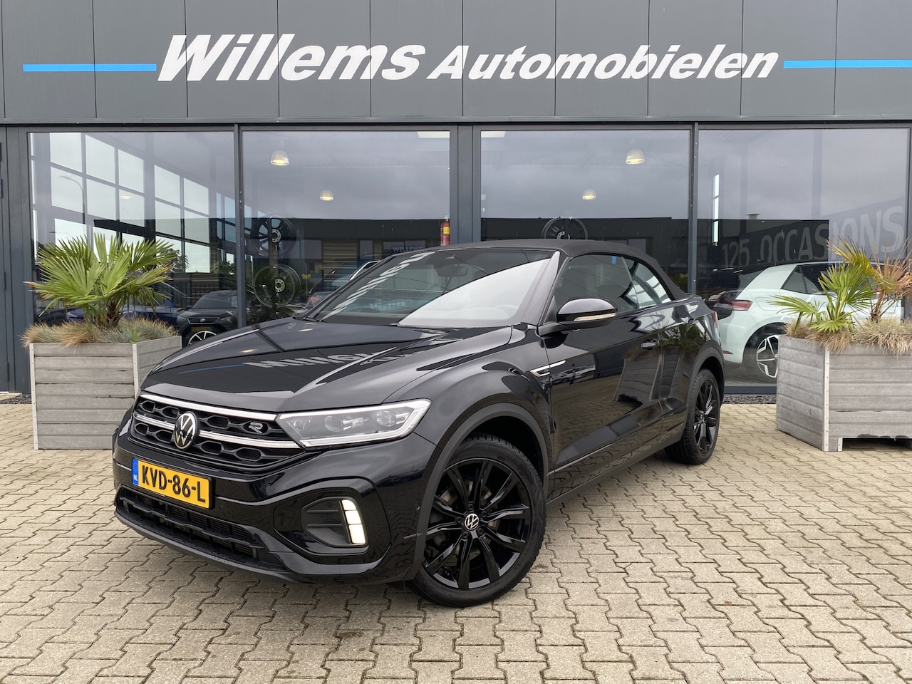 Volkswagen T-Roc Cabrio - Black Style 1.5TSI DSG 150PK R-line Business+ Camera, App-Connect & Adaptive Cruise - AutoWereld.nl