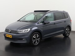 Volkswagen Touran - 1.5 TSI Highline DSG | 7 Persoons | Leder | Trekhaak | Panoramadak | Zondag Open