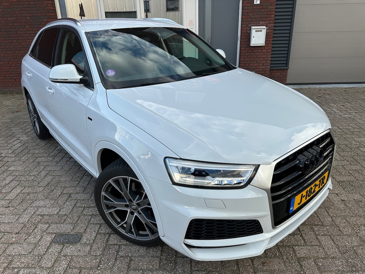Audi Q3 - 1.4 TFSI CoD Sport S Line Edition / Navi / PDC / S-Line / AUT - AutoWereld.nl