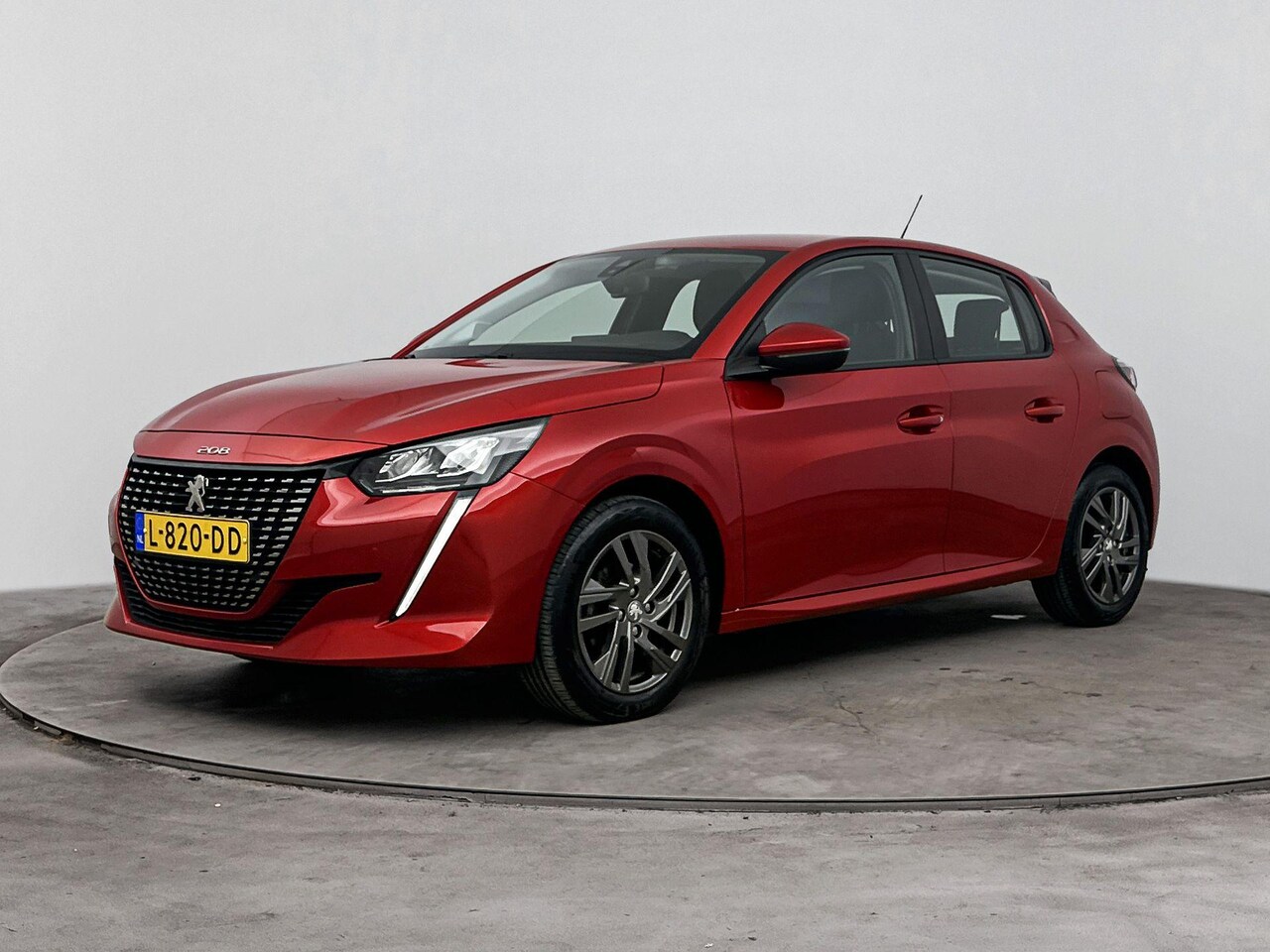 Peugeot 208 - 1.2 PURETECH ACTIVE PACK | AIRCO | APPLE CARPLAY & ANDROID AUTO | CRUISE | 16'' LM VELGEN - AutoWereld.nl