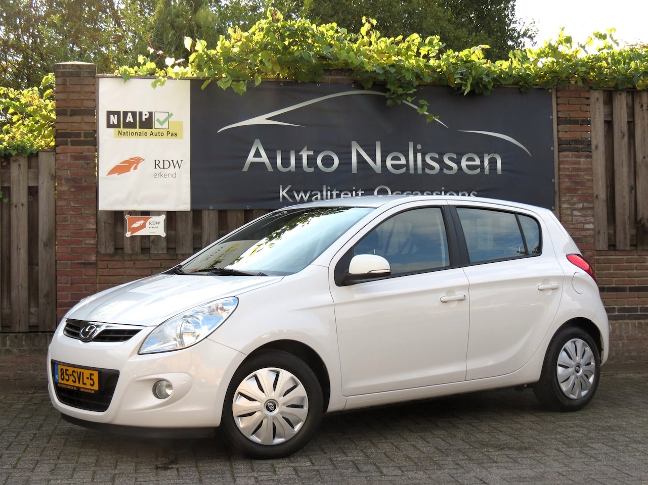 Hyundai i20 - 1.4i i-Motion 5-DEURS AUTOMAAT | AIRCO | ORIGINEEL NEDERLANDSE AUTO MET LOGISCHE NAP | APK - AutoWereld.nl