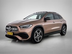 Mercedes-Benz GLA-Klasse - 180 Business Solution AMG | Panoramadak | Achteruitrijcamera | Elektrische Stoelen | Sfeer