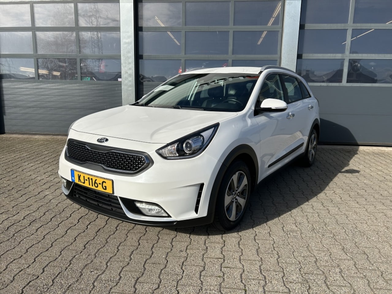Kia Niro - 1.6 GDi Hybrid 141pk DCT6 First Edition - AutoWereld.nl