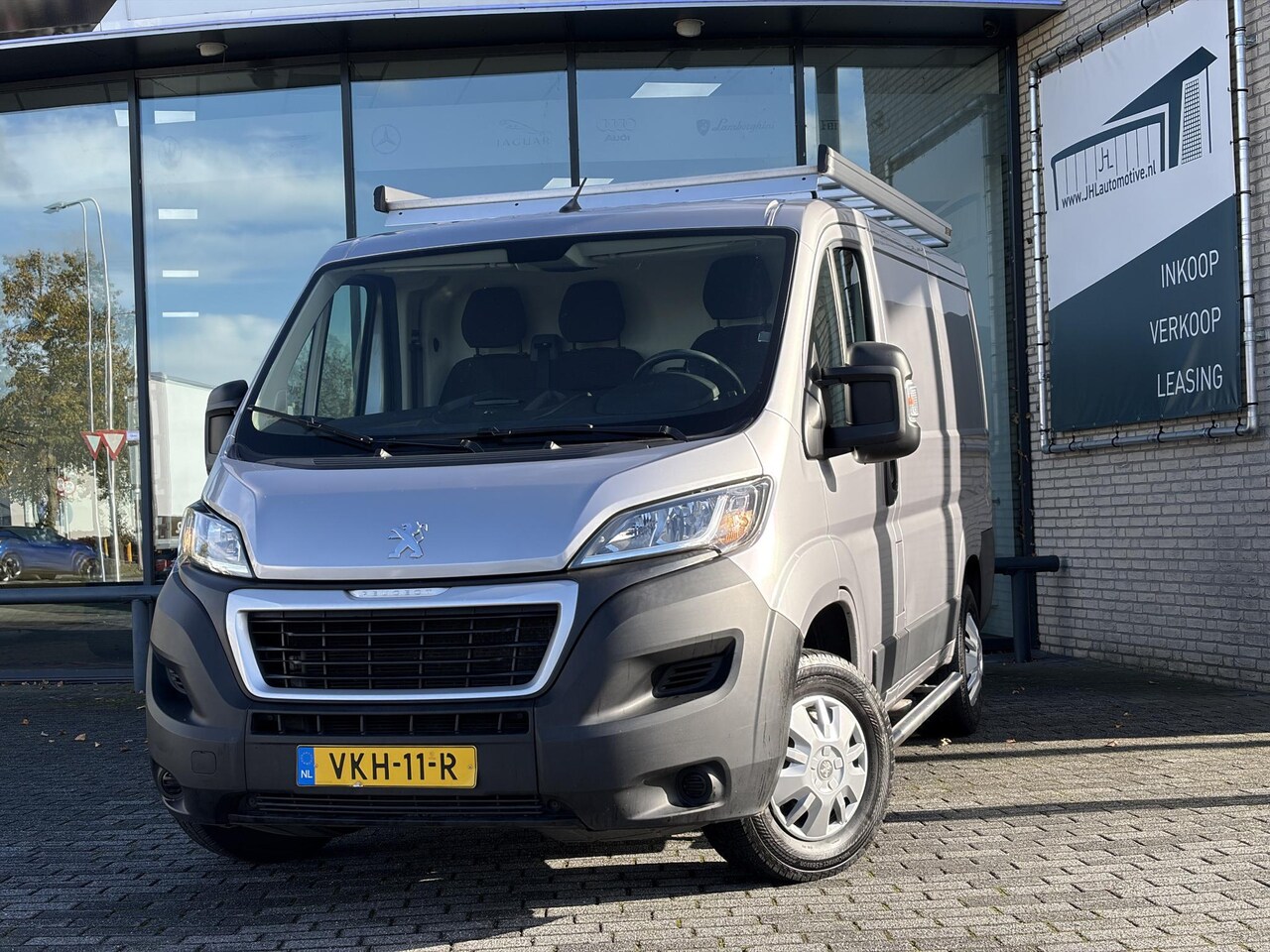 Peugeot Boxer - 330 2.2 BlueHDi 120 L1H1*HAAK*A/C*CRUISE*CAM*NAVI* - AutoWereld.nl