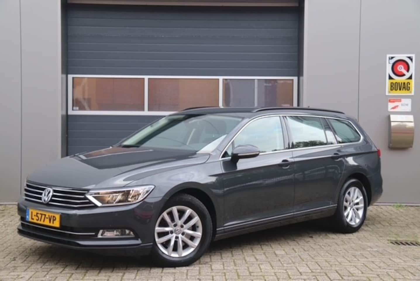 Volkswagen Passat Variant - 1.5 TSI Highline Automaat, Massage, Camera, Trekhaak, Navi - AutoWereld.nl