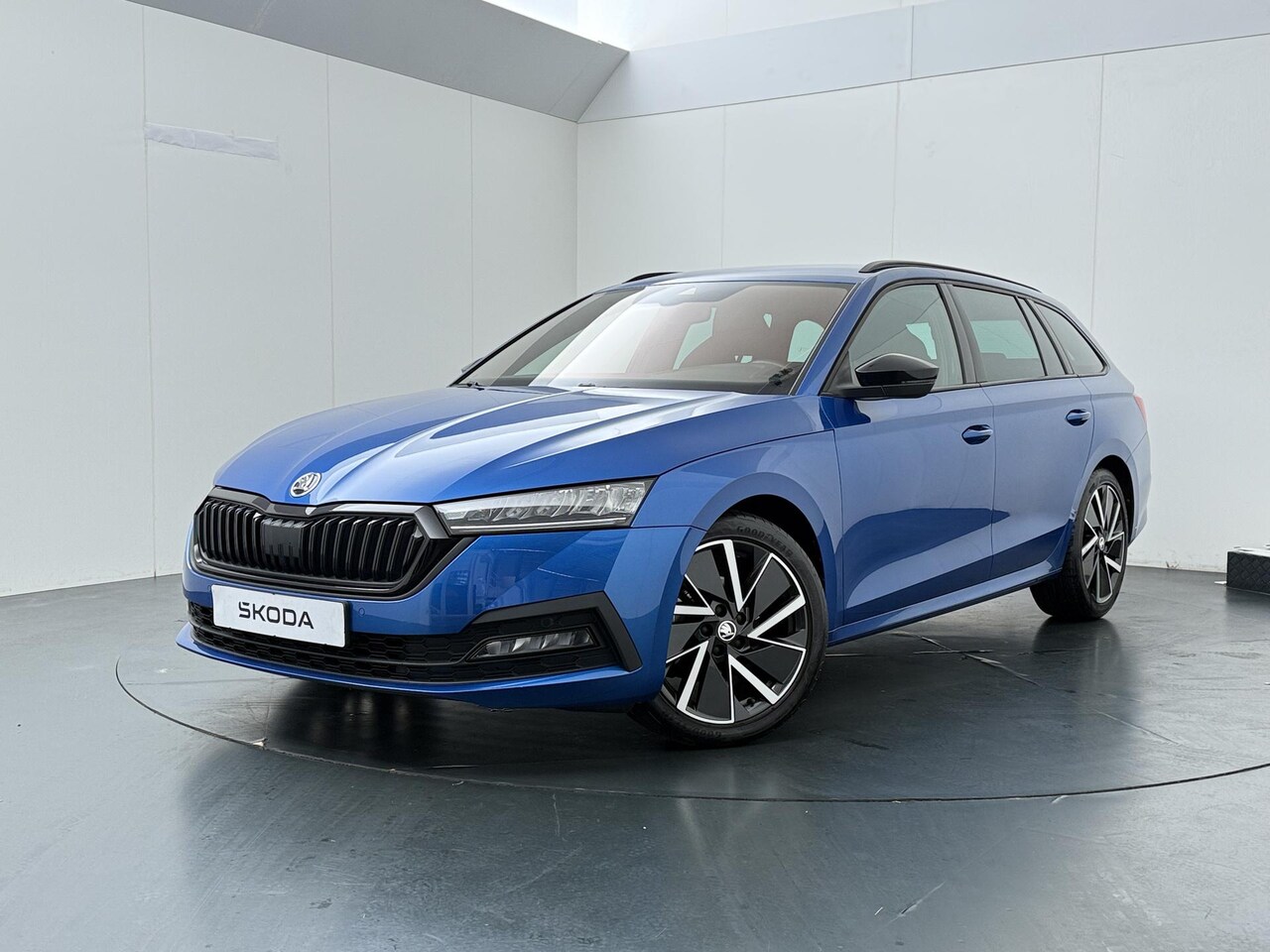 Skoda Octavia Combi - 1.5 e-TSI Sport Business | 150 PK | Automaat | Trekhaak wegklapbaar | Adaptive Cruise Cont - AutoWereld.nl