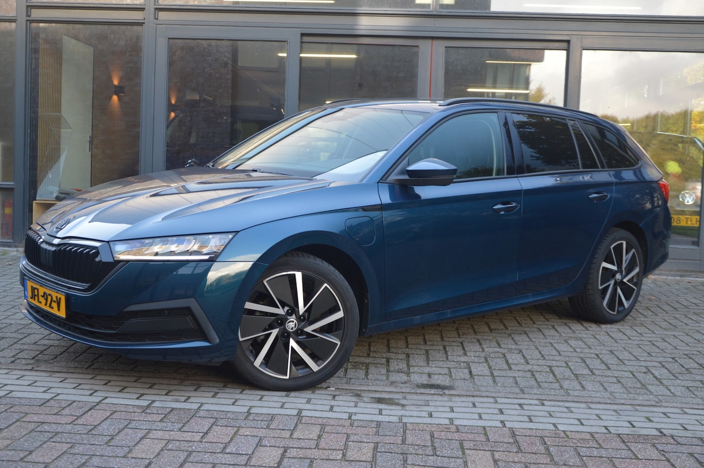 Skoda Octavia Combi - 1.4 TSI iV PHEV Business Edition Plus | 97% SOH | Adaptive Cruise | Bluetooth | Automaat | - AutoWereld.nl