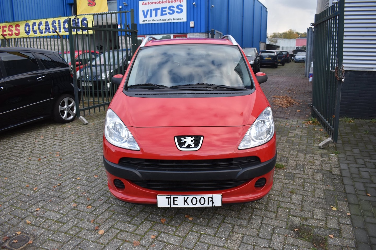 Peugeot 1007 - 1.4 Urban NIEUWE APK WEINIG KM - AutoWereld.nl