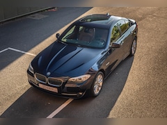BMW 5-serie - 528i NAP l NW DISTR. KETTING l PANO l CRUISE l MEMORY l STOELVERWARMING