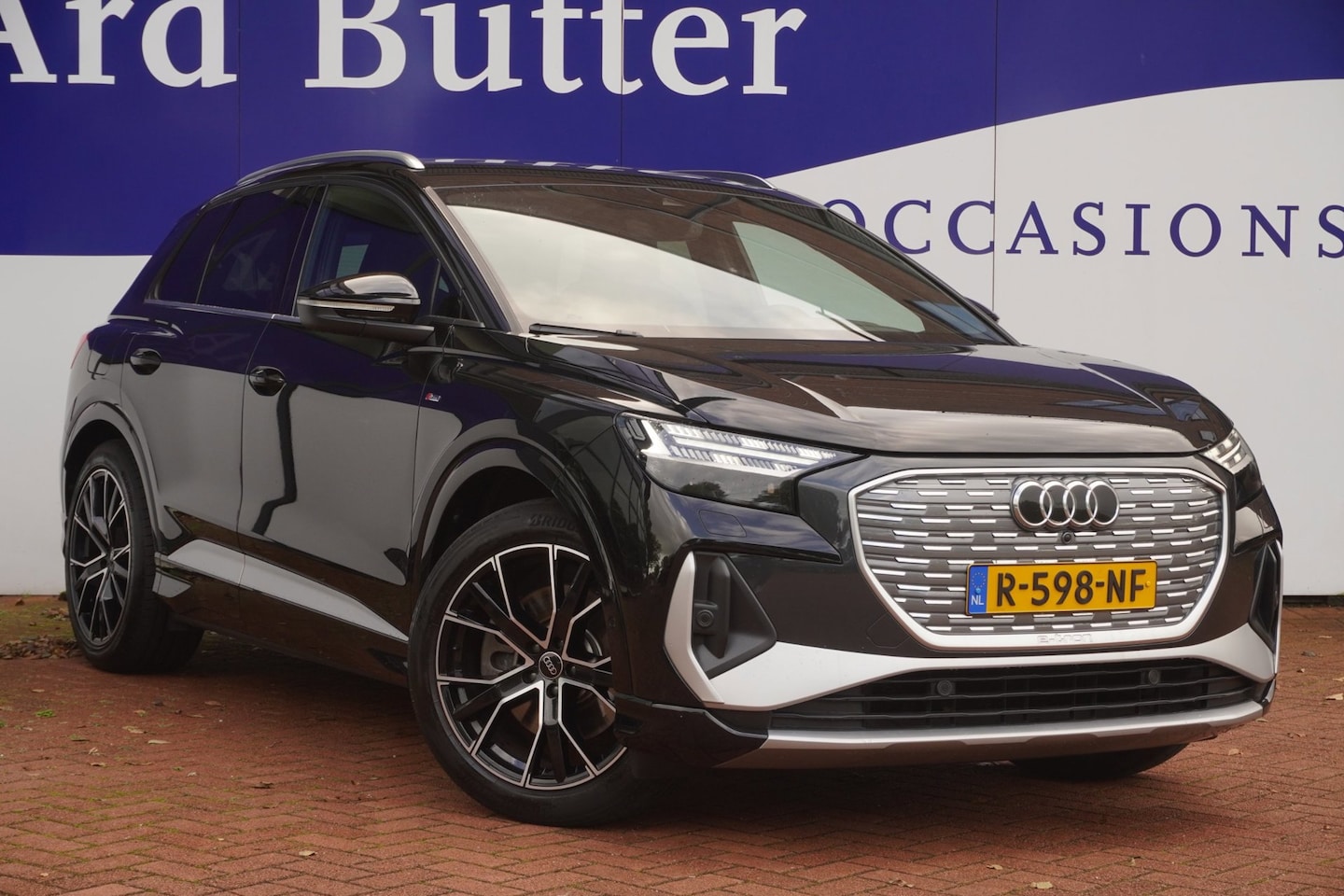 Audi Q4 e-tron - 40 3X S-line 77 kWh SOH 97% / SONOS / DynamicRide / MatrixLed / Virtual / Leder / Stoel-ve - AutoWereld.nl