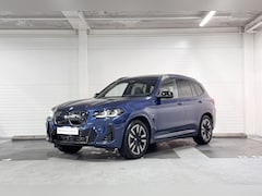 BMW iX3 - Executive | Stoelverwarming | Panoramadak | Achteruitrijcamera | Driving Assistant Profess