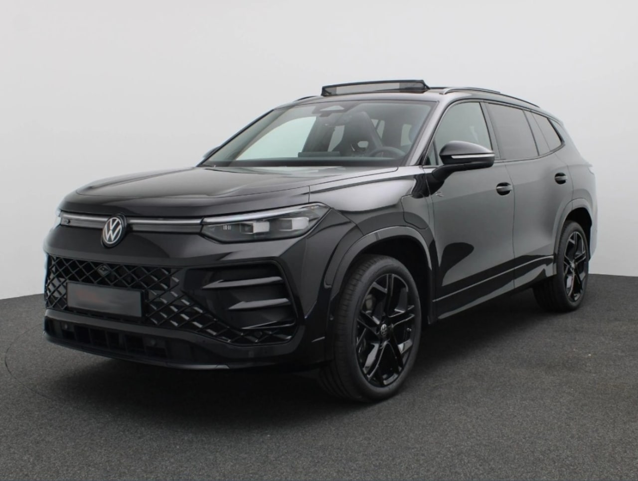 Volkswagen Tayron - 1.5 eHybrid R-Line Edition | Panoramadak | Trekhaak | Matrix - AutoWereld.nl