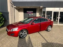 Volvo S60 - 2.0 D3 Summum / UNIEKE KM STAND / NAVI / ALU VELGEN / EURO-5 / NIEUW
