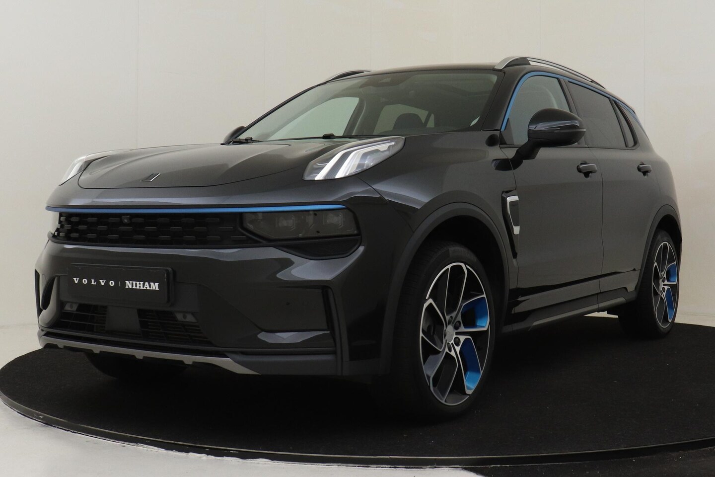 Lynk & Co 01 - 1.5 PHEV -PANO.DAK|ELEK.STOEL|HARMAN.INFINITY|360°CAM|CARPLAY|BLOND-HEMEL|20"WINTERBANDEN - AutoWereld.nl